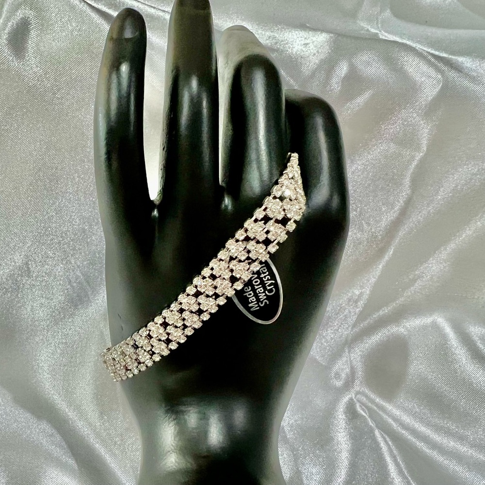 SWAROVSKI CRYSTAL BRACELET made with Swarovski Crystal & Elements - Picture 2 of 8